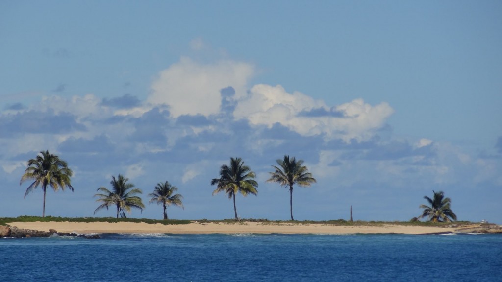 Zwischenstopp auf den Abrollos. Ein paar kleine hübsche inseln, aber sogar das größte Korallenriff im Südatlantik.
