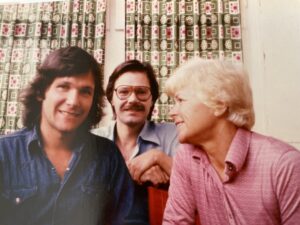 Und das ist Stephans Mutter Dorothea RIP - Stephan links, Mitte sein Bruder Axel. 